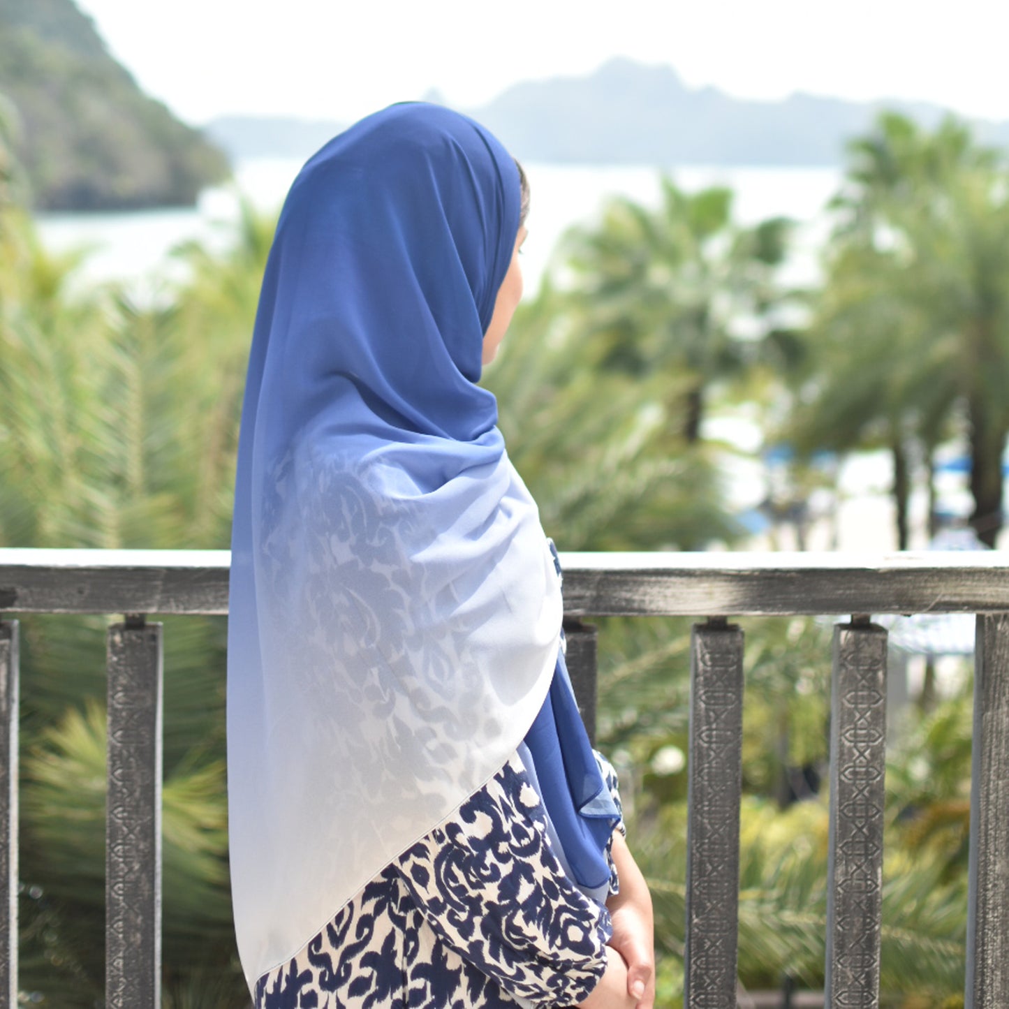 Inayah Exclusive Chiffon Scarf Ocean Breeze