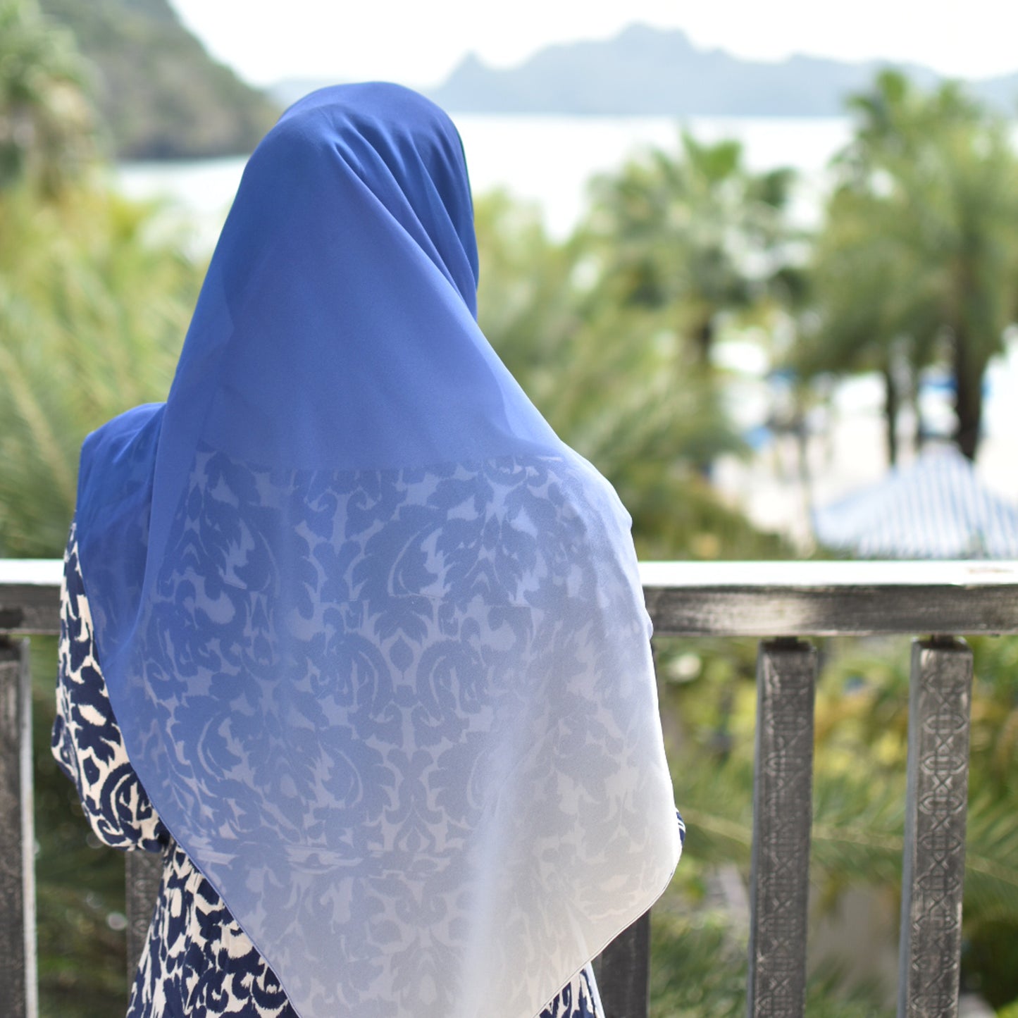 Inayah Exclusive Chiffon Scarf Ocean Breeze