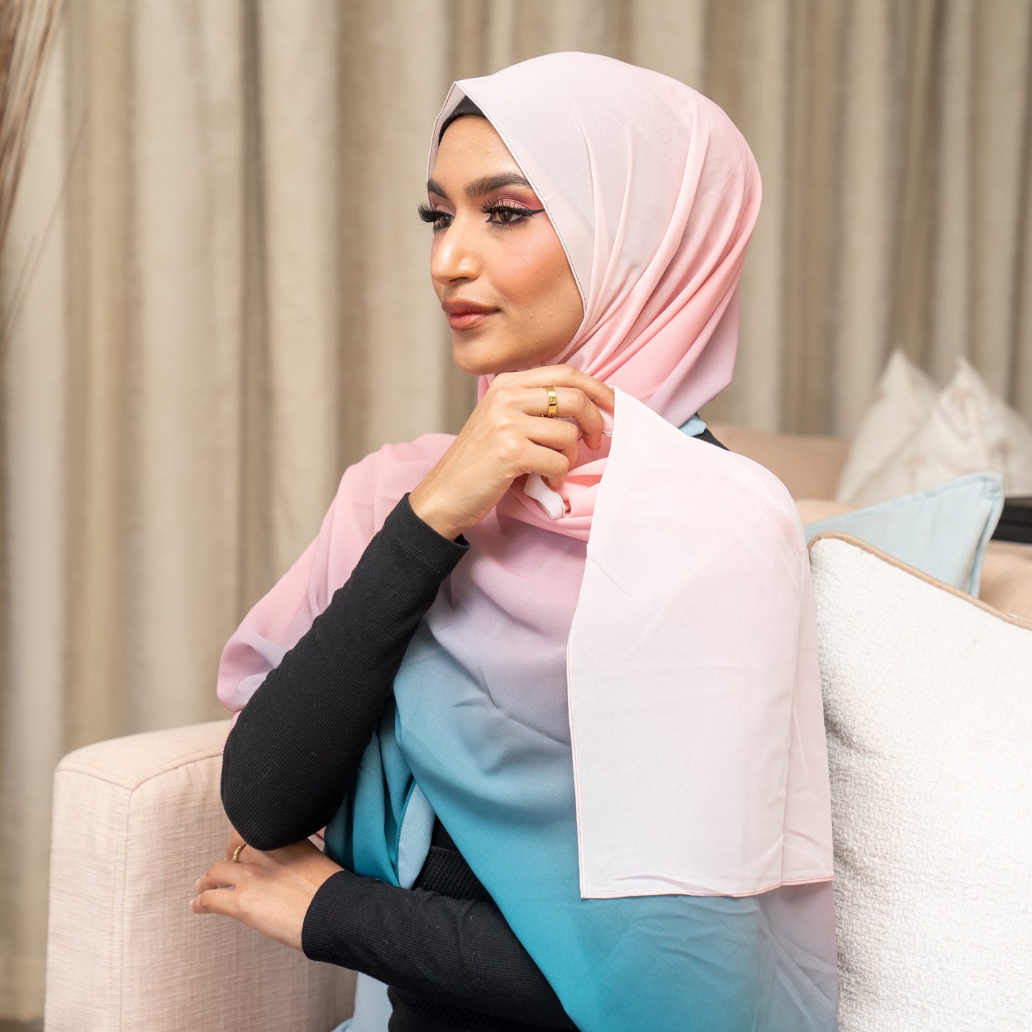 Inayah Exclusive Premium Ombre Scarf Bubblegum