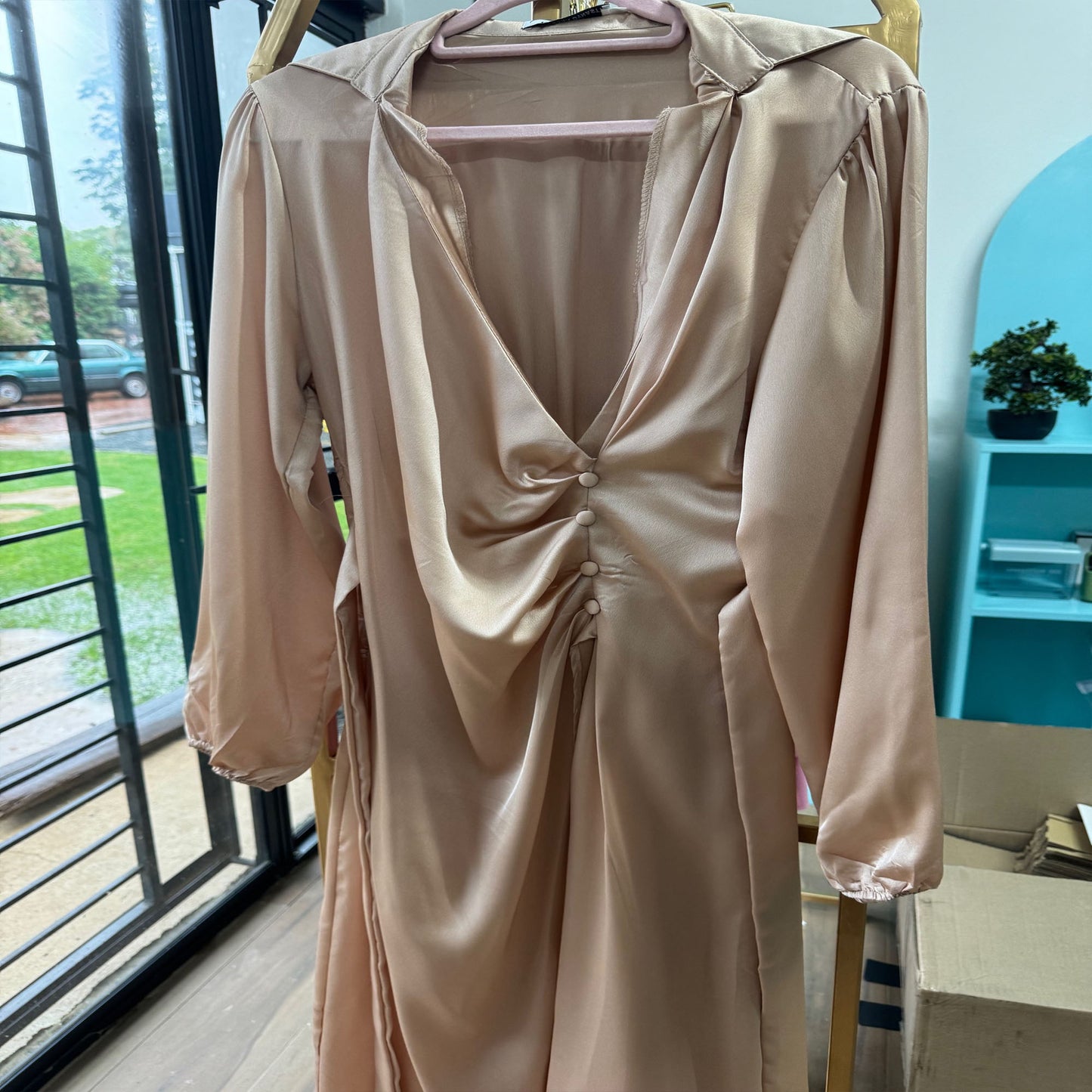 Inayah Exclusive Satin Dress Cream