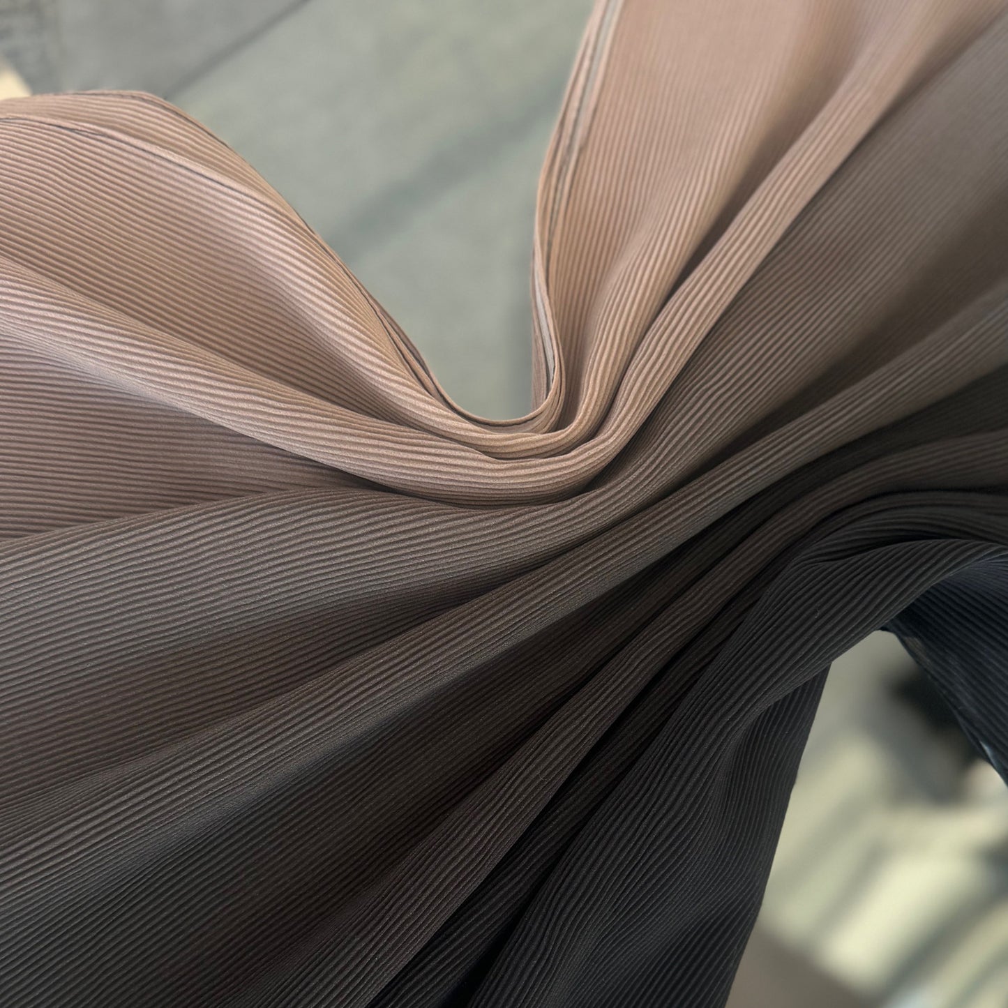 Inayah Exclusive Premium Crimped Scarf Cocoa